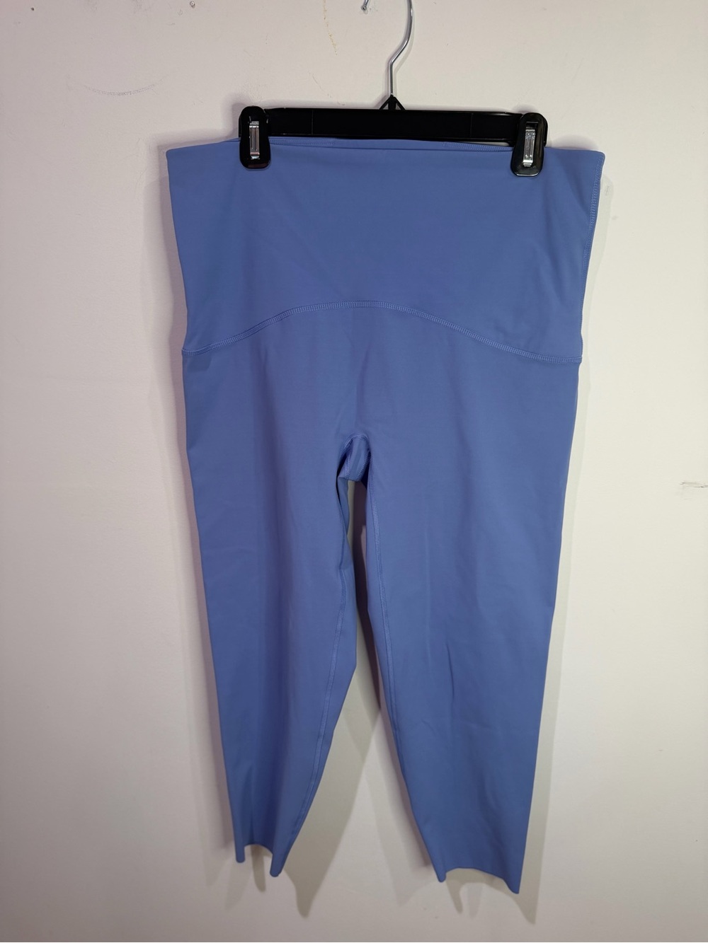 SPANX Periwinkle High-Waist Capri Leggings